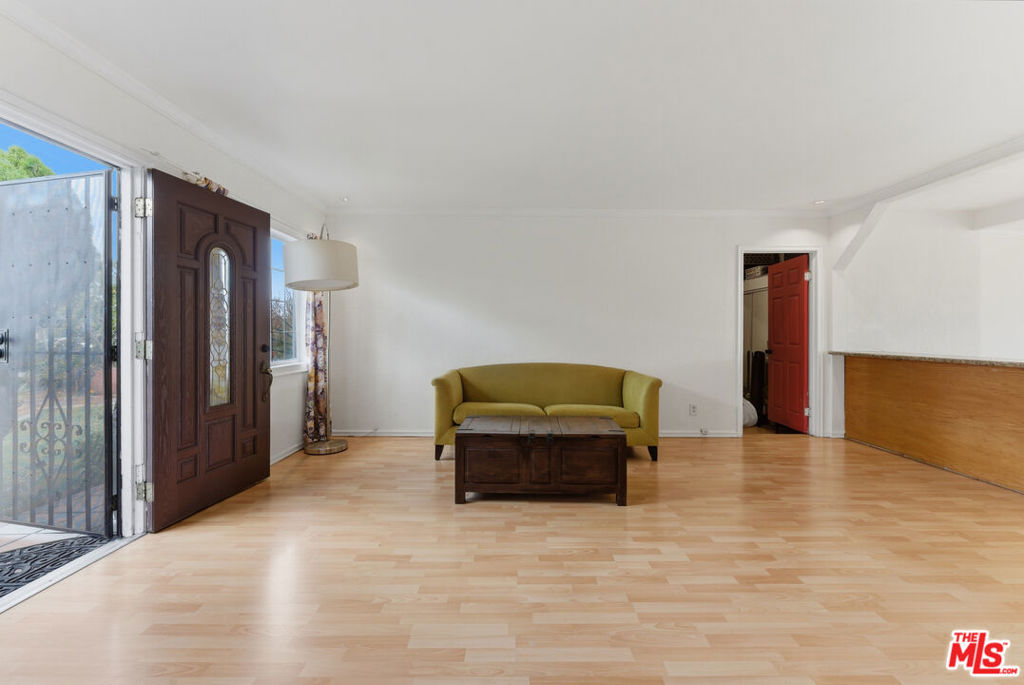 23319 Dolores Street Property Photo 9