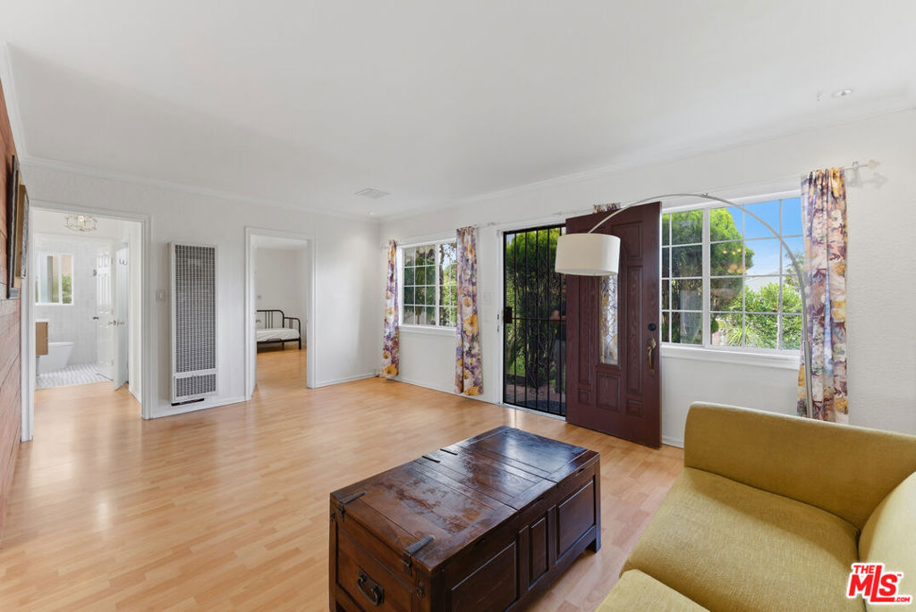 23319 Dolores Street Property Photo 12