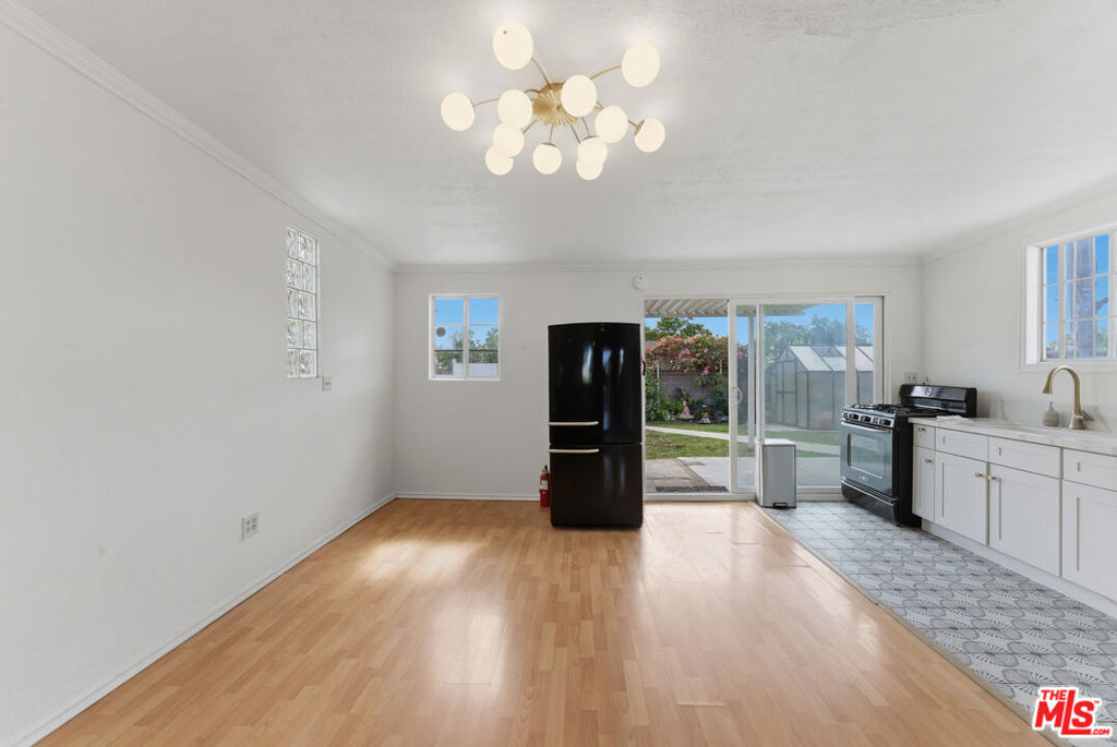 23319 Dolores Street Property Photo 15