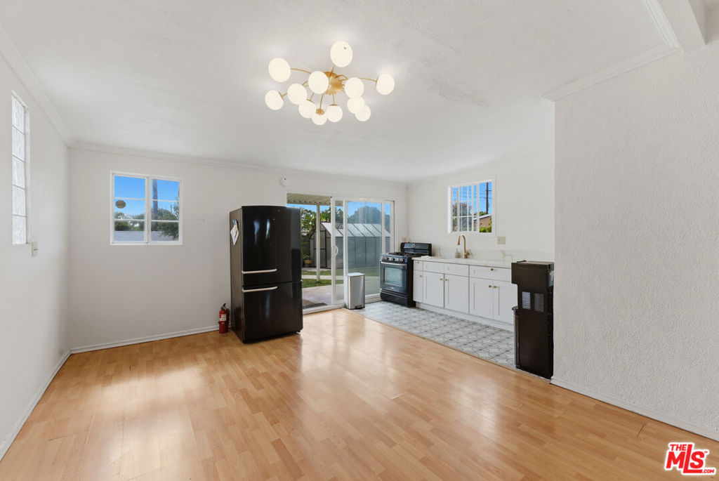 23319 Dolores Street Property Photo 16