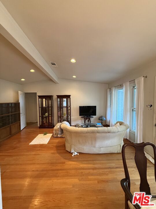 5215 Lillian Street Property Photo 7