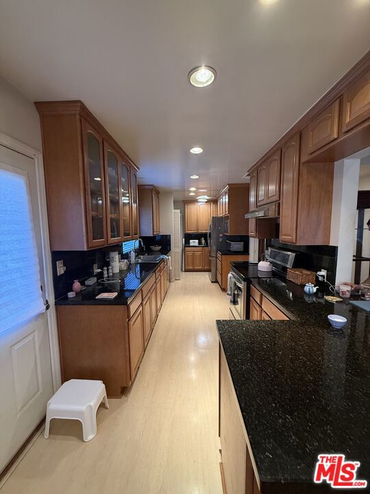 5215 Lillian Street Property Photo 8