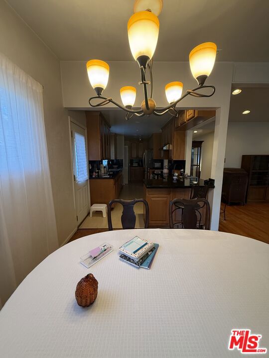 5215 Lillian Street Property Photo 9