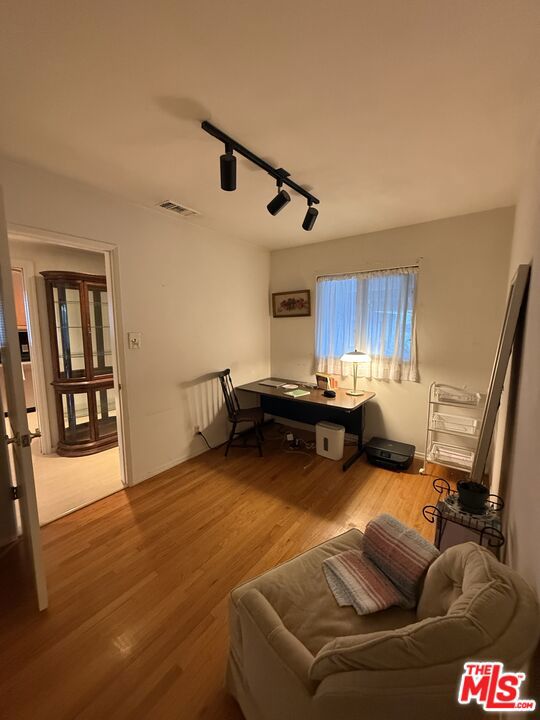 5215 Lillian Street Property Photo 14