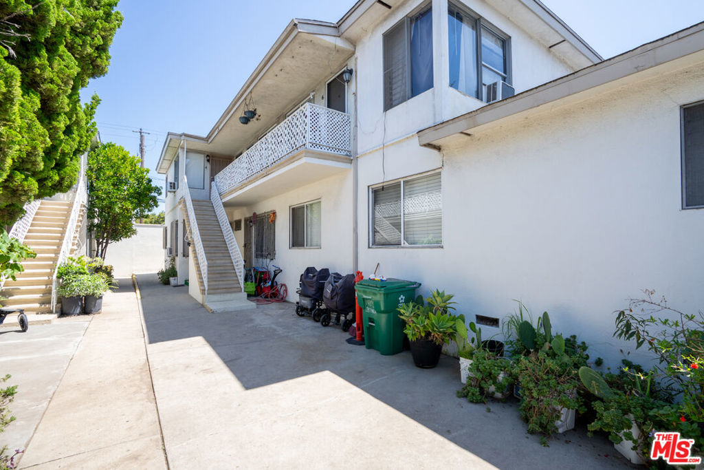 1412 Centinela Avenue Property Photo 11