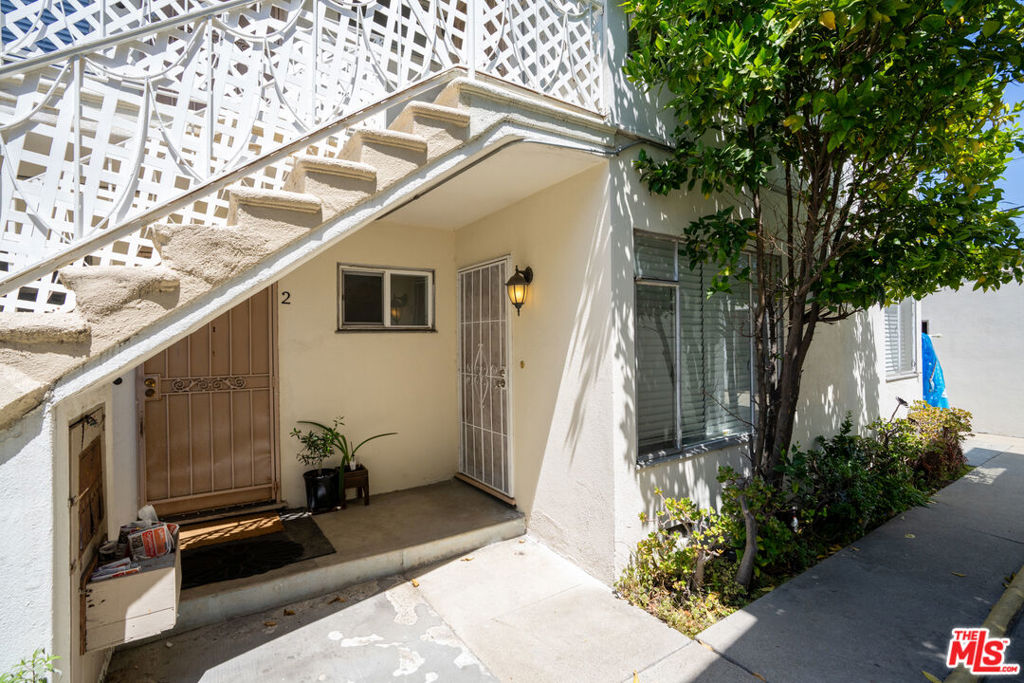 1412 Centinela Avenue Property Photo 13