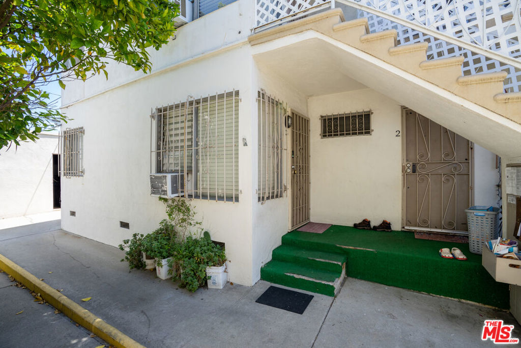 1412 Centinela Avenue Property Photo 14