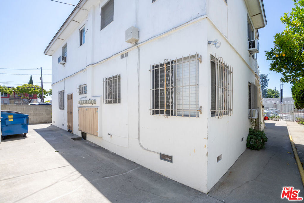 1412 Centinela Avenue Property Photo 15
