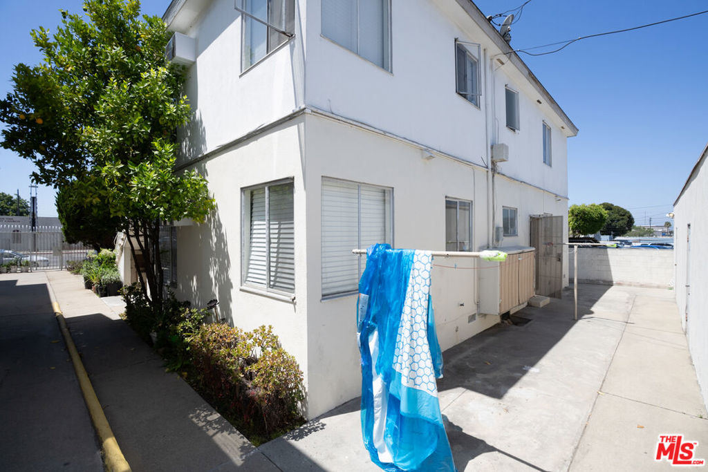 1412 Centinela Avenue Property Photo 20