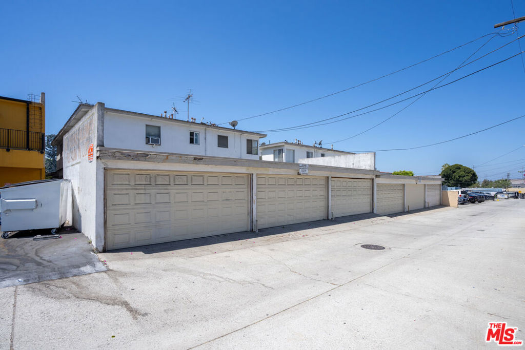 1412 Centinela Avenue Property Photo 24