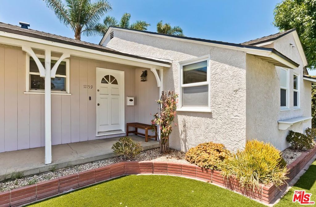 11159 Woolford Street Property Photo 5