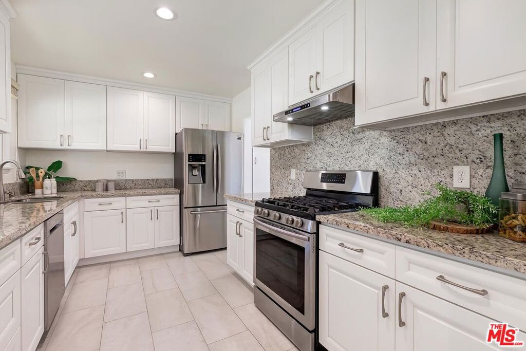 11159 Woolford Street Property Photo 11