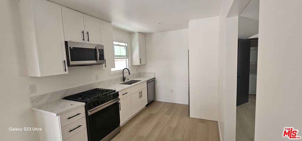 537 S Catalina Street 4 Property Photo 6