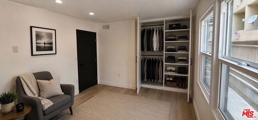 537 S Catalina Street 4 Property Photo 8