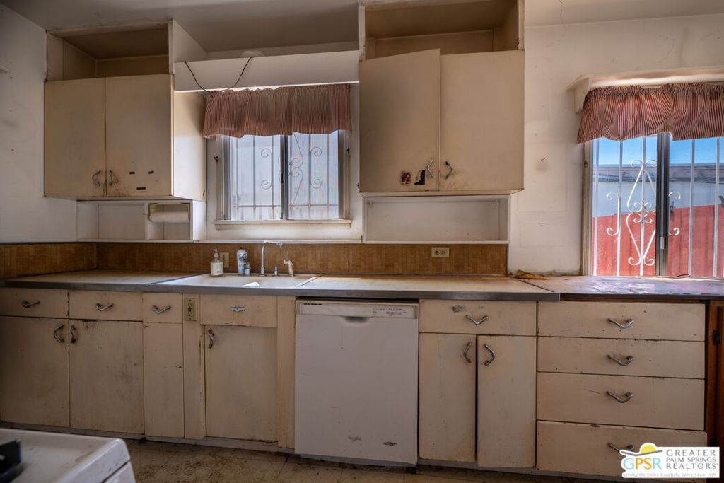7731 Beck Avenue Property Photo 12