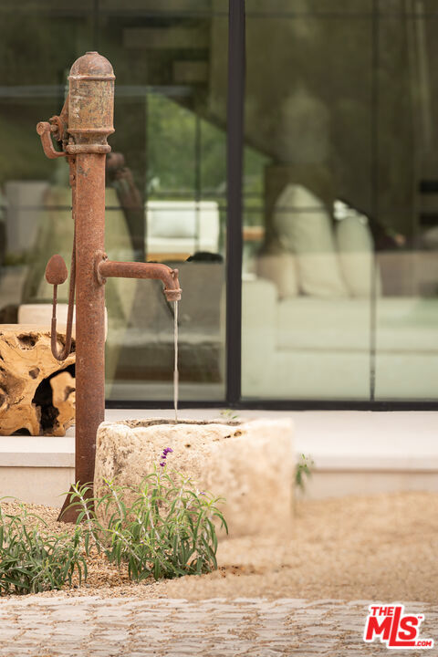 24172 Lupin Hill Road Property Photo 4