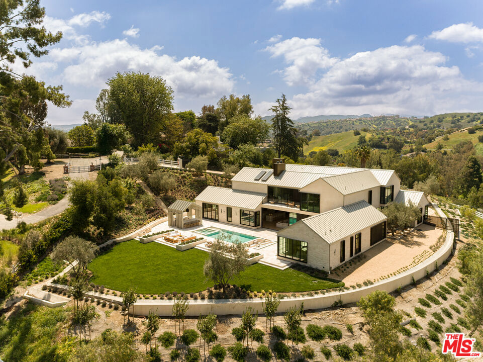 24172 Lupin Hill Road Property Photo