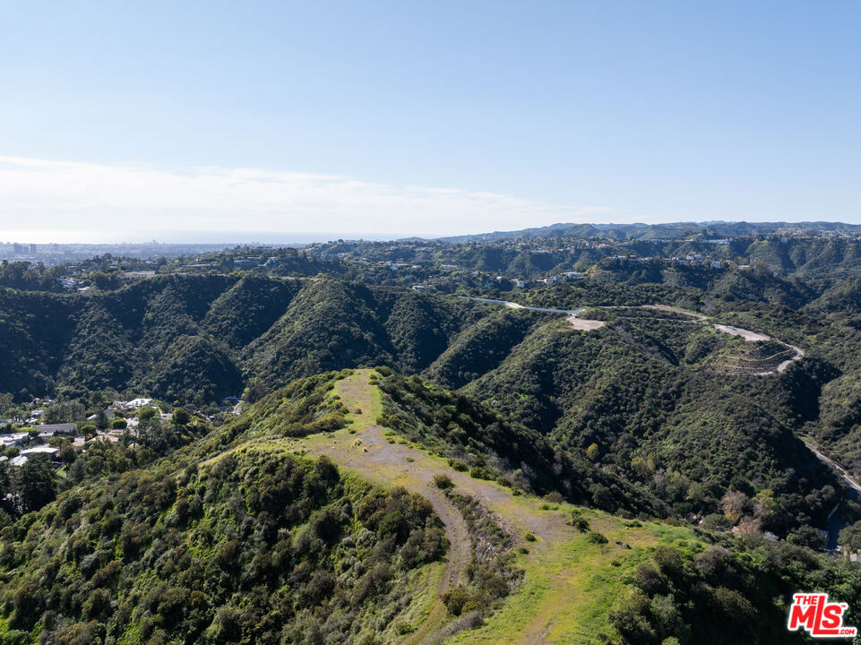 1765 Clear View Drive Property Photo 4