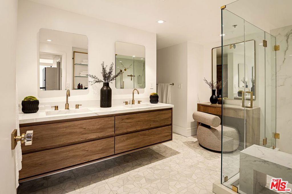 10660 Wilshire Boulevard 1208 Property Photo 9