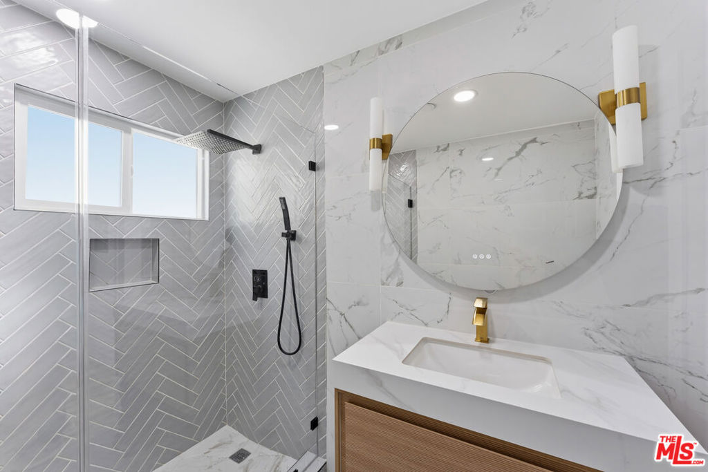 929 N Stanley Avenue 1 Property Photo 17