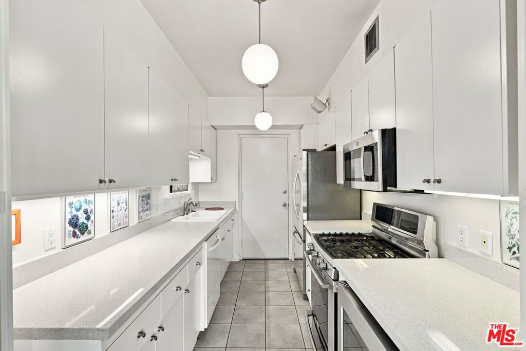 4411 Los Feliz Boulevard 1104 Property Photo 17