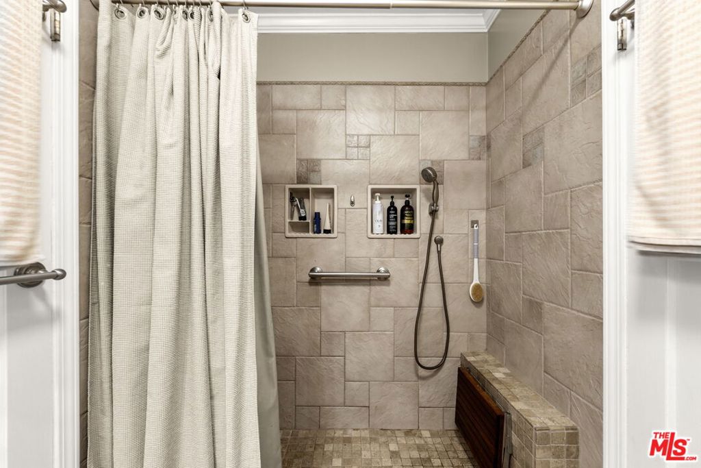 1001 Farnam Street Property Photo 33