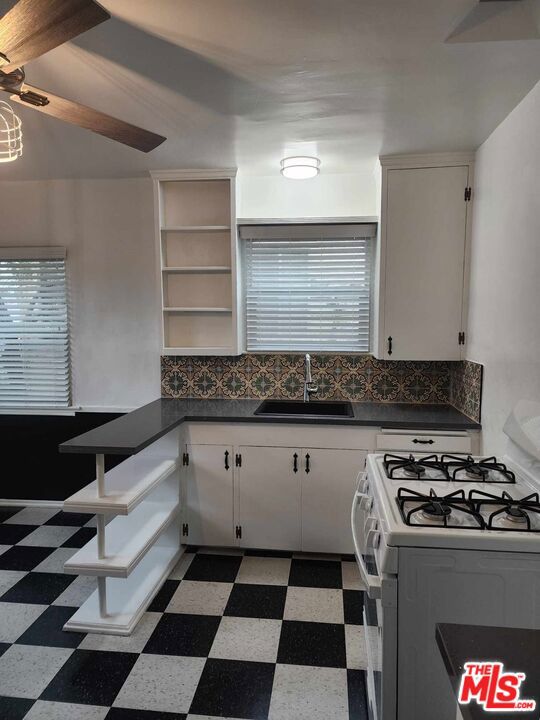 10558 Santa Monica Boulevard Property Photo 11