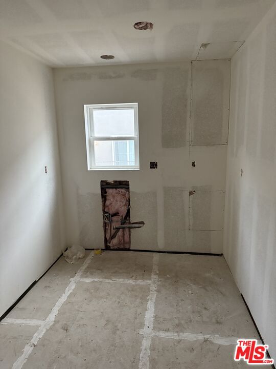 128 N Hillcrest Boulevard Property Photo 14