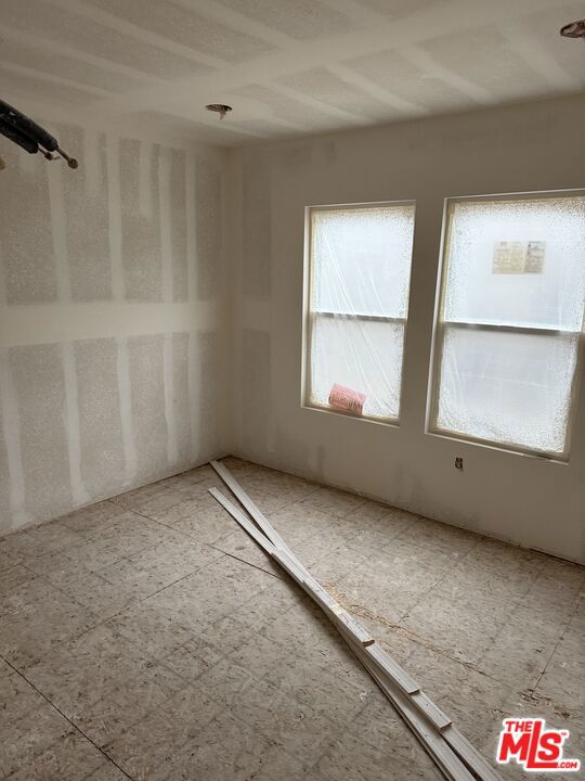 128 N Hillcrest Boulevard Property Photo 16