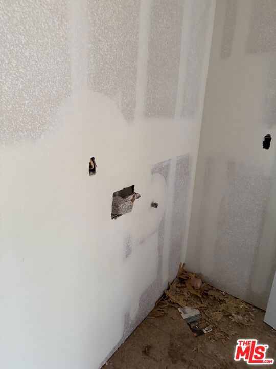 128 N Hillcrest Boulevard Property Photo 18