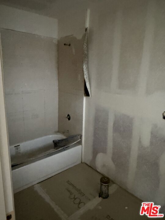 128 N Hillcrest Boulevard Property Photo 21