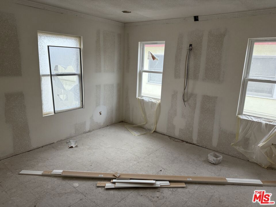 128 N Hillcrest Boulevard Property Photo 22