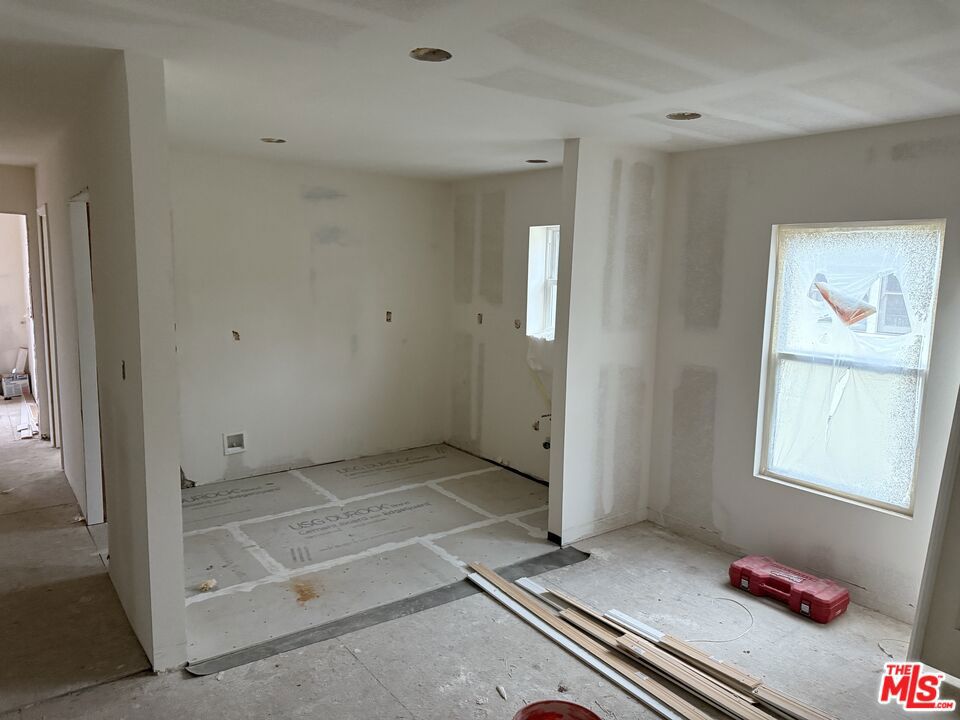 128 N Hillcrest Boulevard Property Photo 23