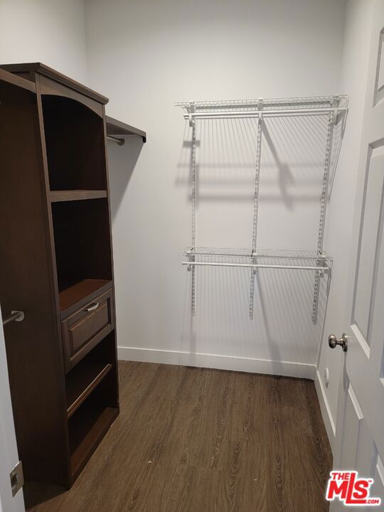 1821 S Wilton Place Property Photo 3