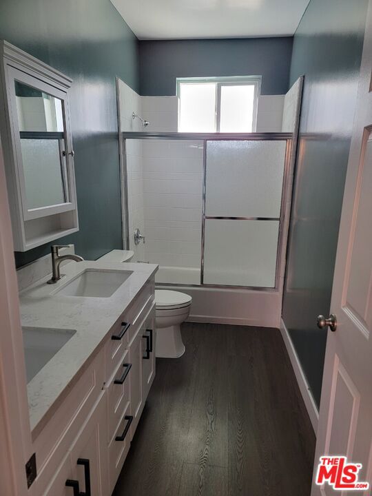 1821 S Wilton Place Property Photo 4