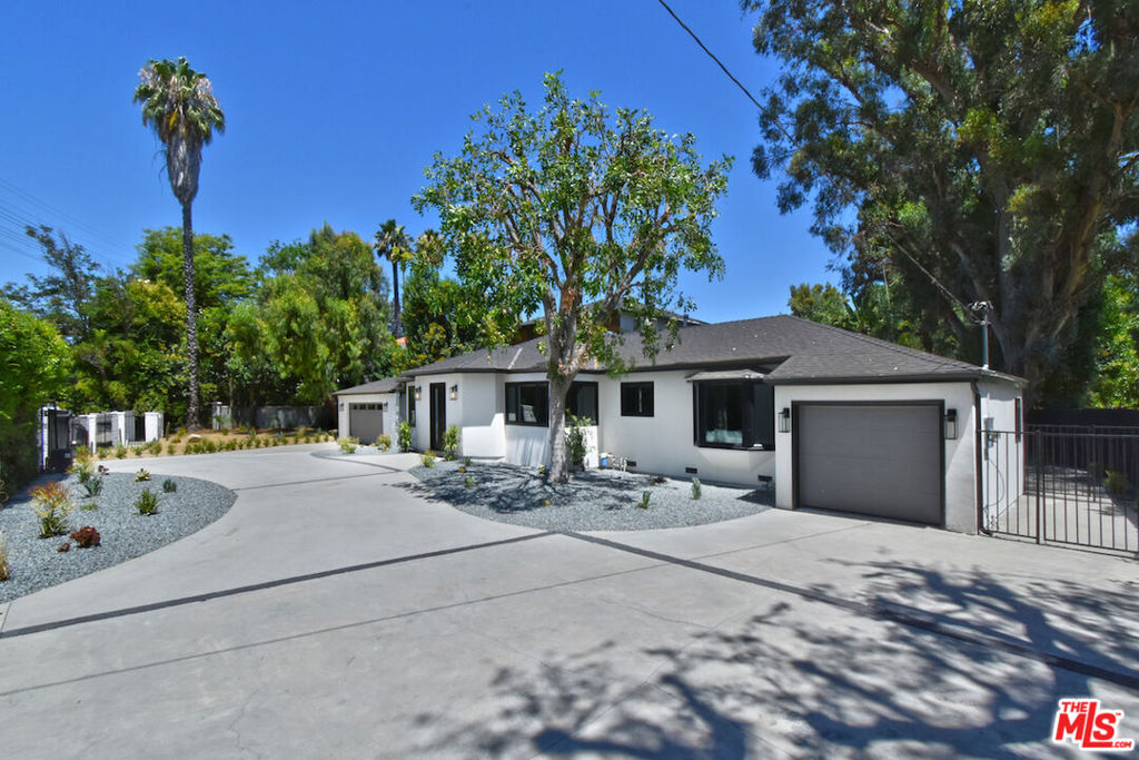 19061 Wells Drive Property Photo 3