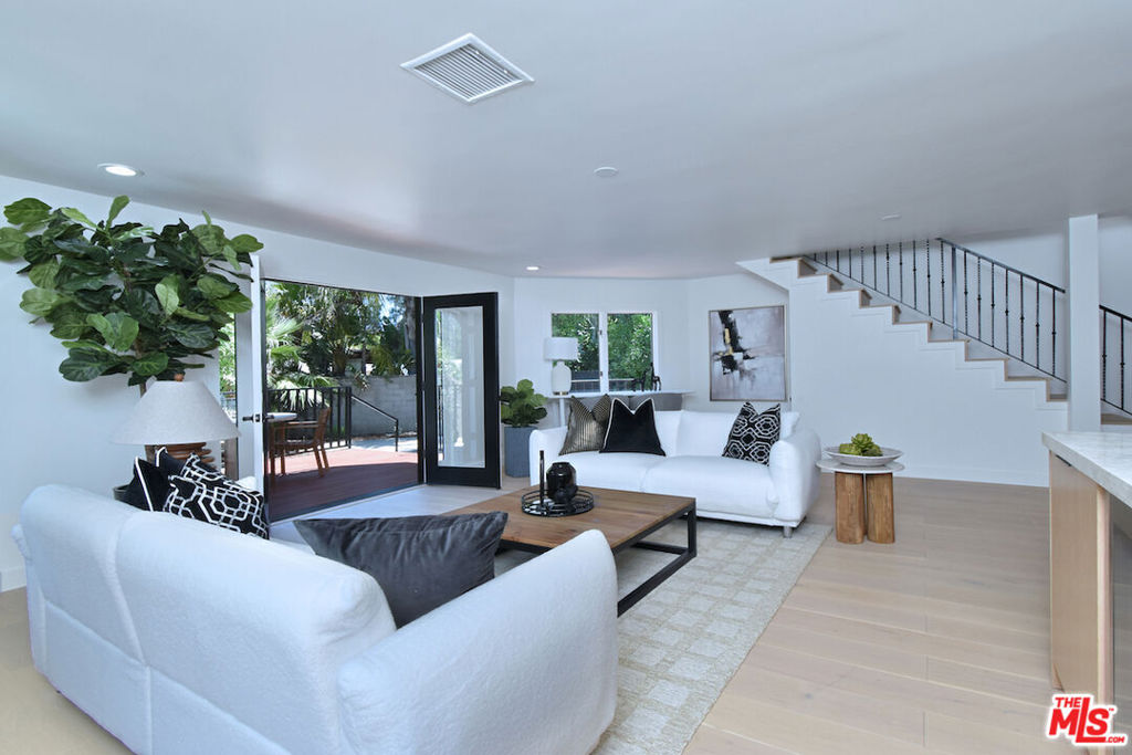 19061 Wells Drive Property Photo 16