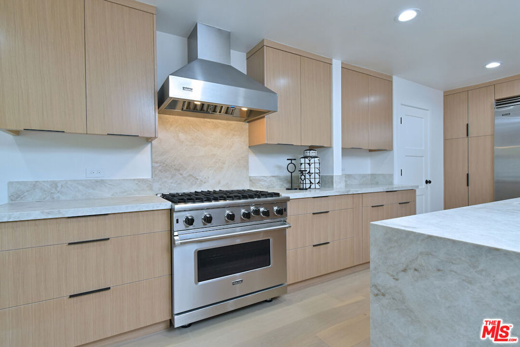 19061 Wells Drive Property Photo 18