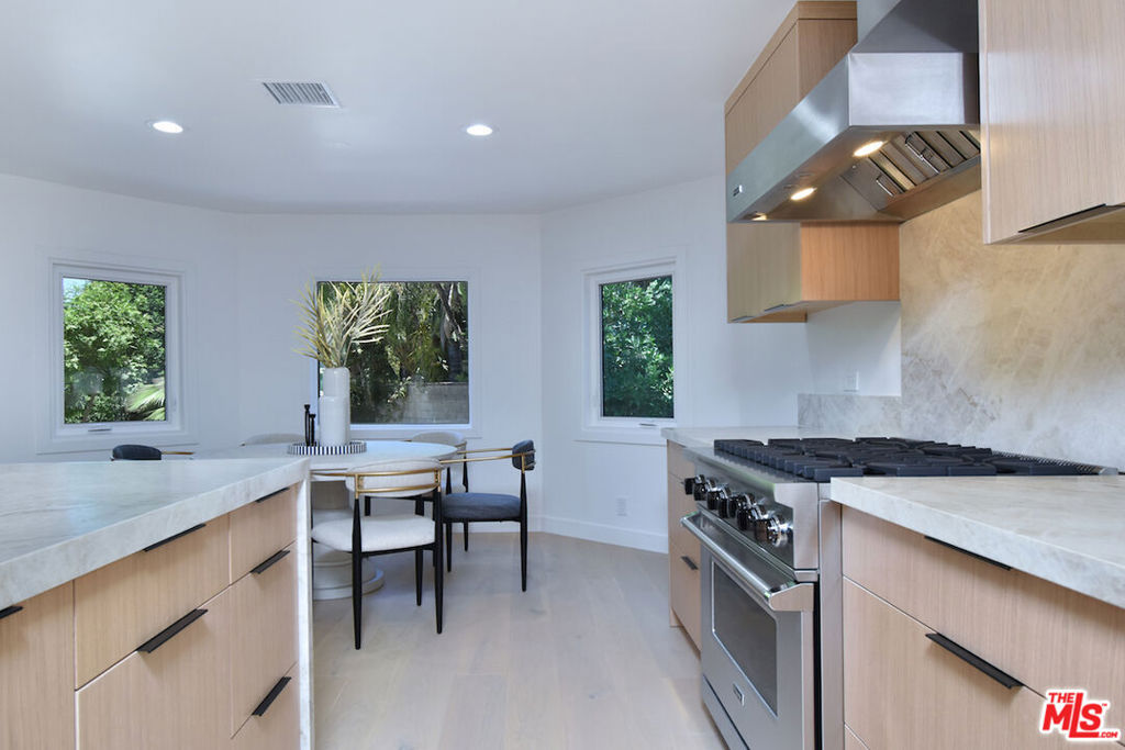 19061 Wells Drive Property Photo 21
