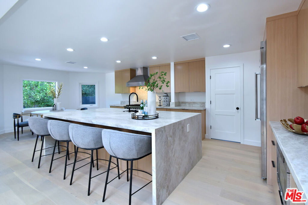 19061 Wells Drive Property Photo 24