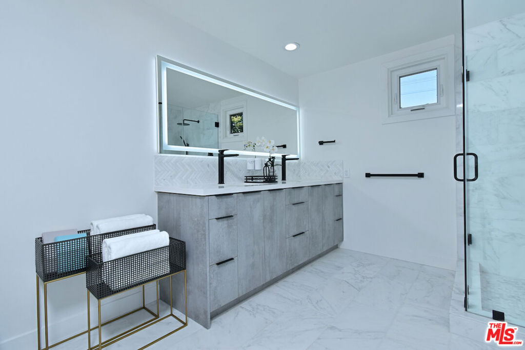 19061 Wells Drive Property Photo 36