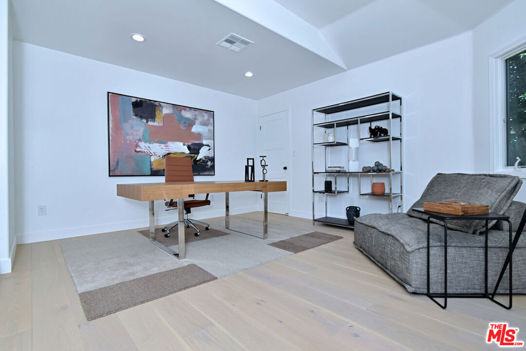 19061 Wells Drive Property Photo 42