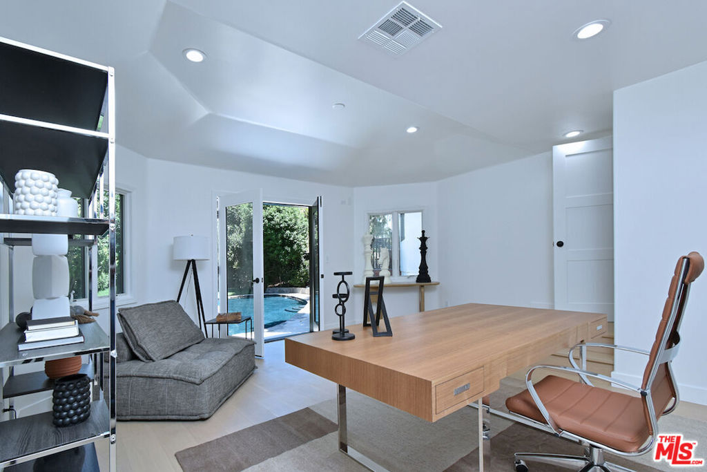 19061 Wells Drive Property Photo 43