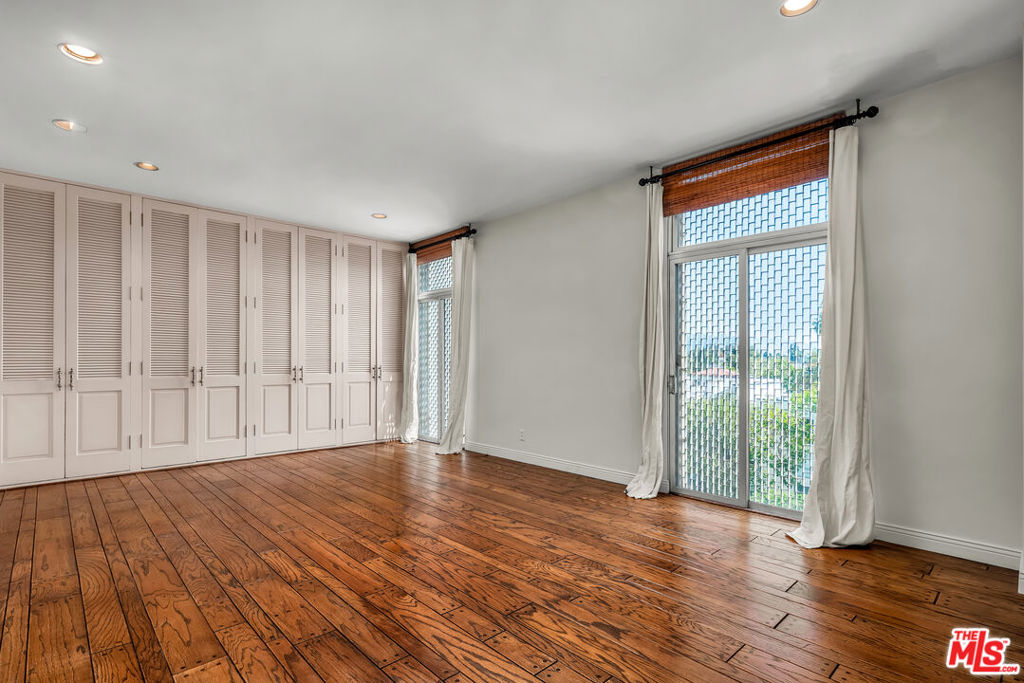1333 S Beverly Glen Boulevard 606 Property Photo 3