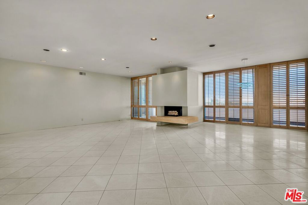 1333 S Beverly Glen Boulevard 606 Property Photo 8