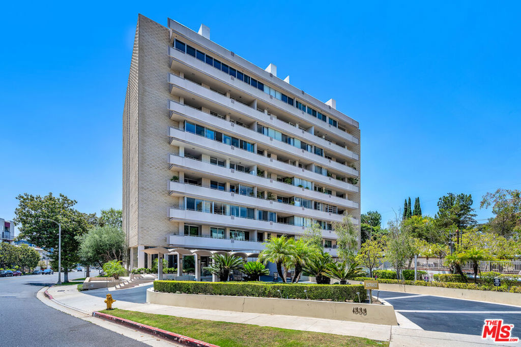 1333 S Beverly Glen Boulevard 606 Property Photo 25