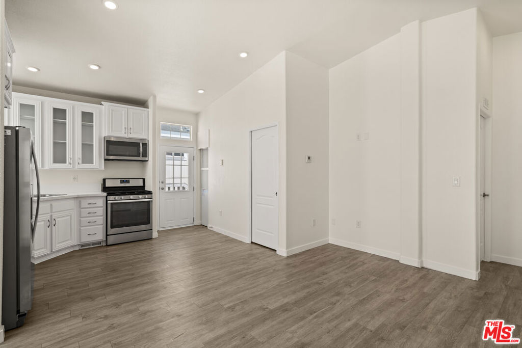 8250 Lankershim Boulevard 19 Property Photo 3