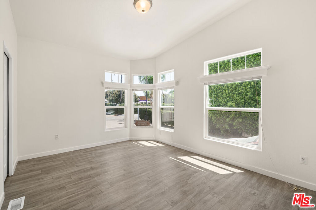 8250 Lankershim Boulevard 19 Property Photo 4
