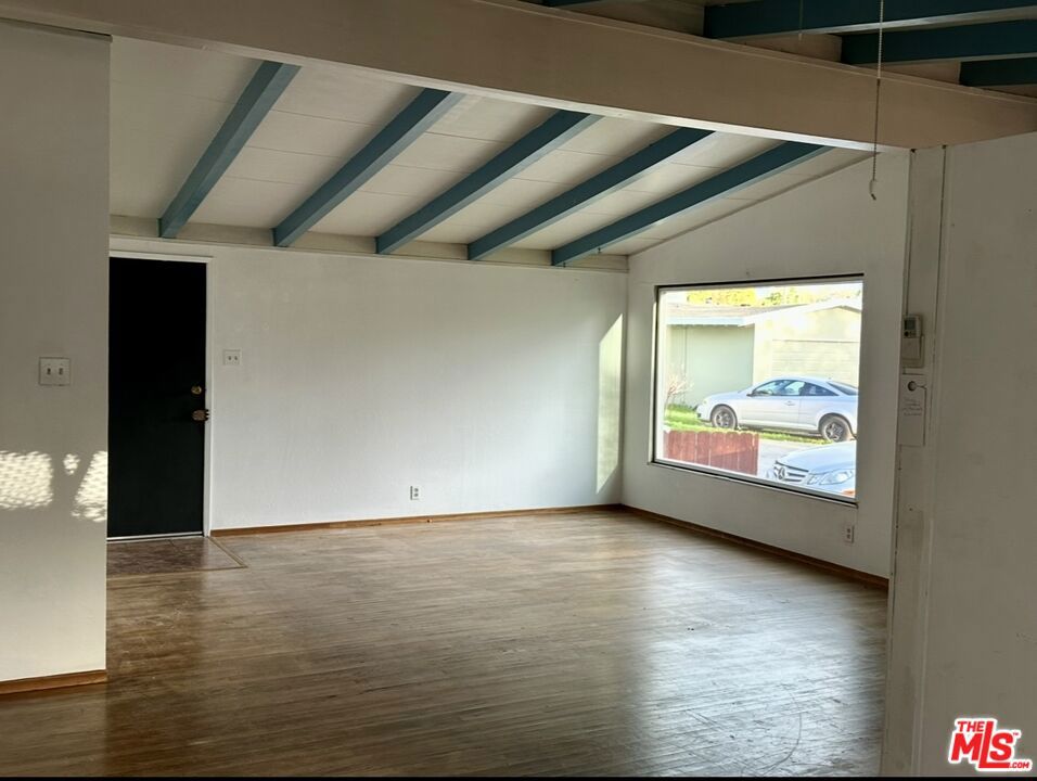 111 W 23 Rd Street Property Photo 5