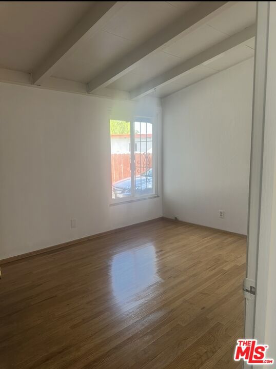 111 W 23 Rd Street Property Photo 8